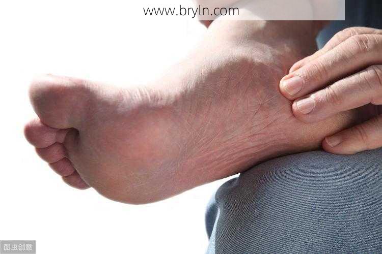 经常脚麻怎么回事？可能是这种疾病找上门，及时治疗，别不当回事